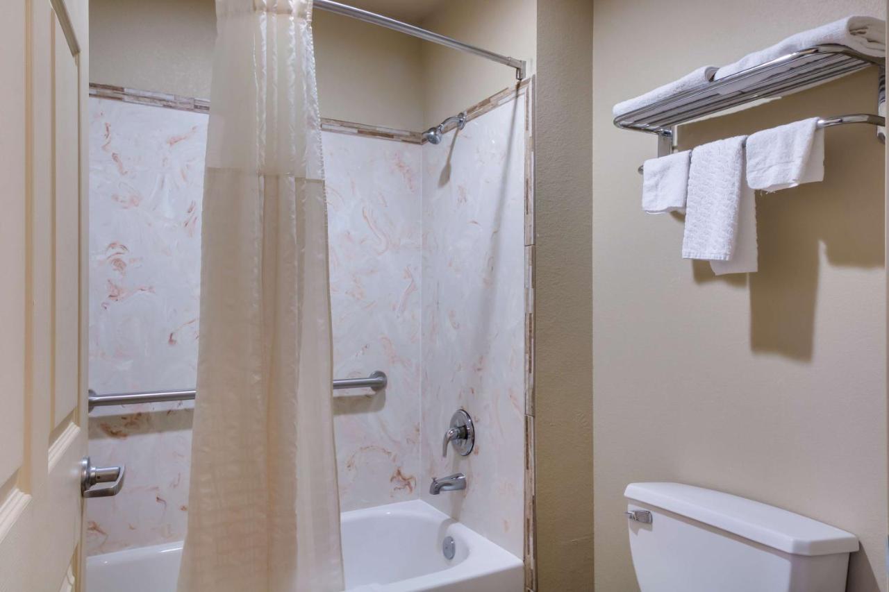 Motel 6 Floresville Exterior photo